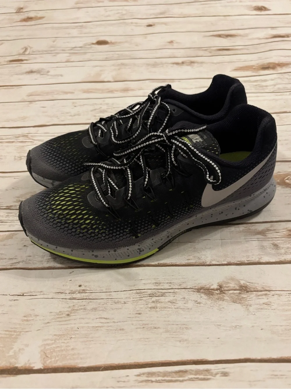 Nike Women’s 15 Pegasus 33 Shield Black/Metallic Silver-Dark Green 849567 001